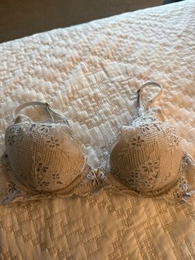 Victoria's Secret Lace Push-Up Bra in Beige
